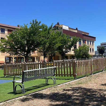 Apartamento Ideal A La Entrada De Salamanca !!! Santa Marta de Tormes Eksteriør bilde